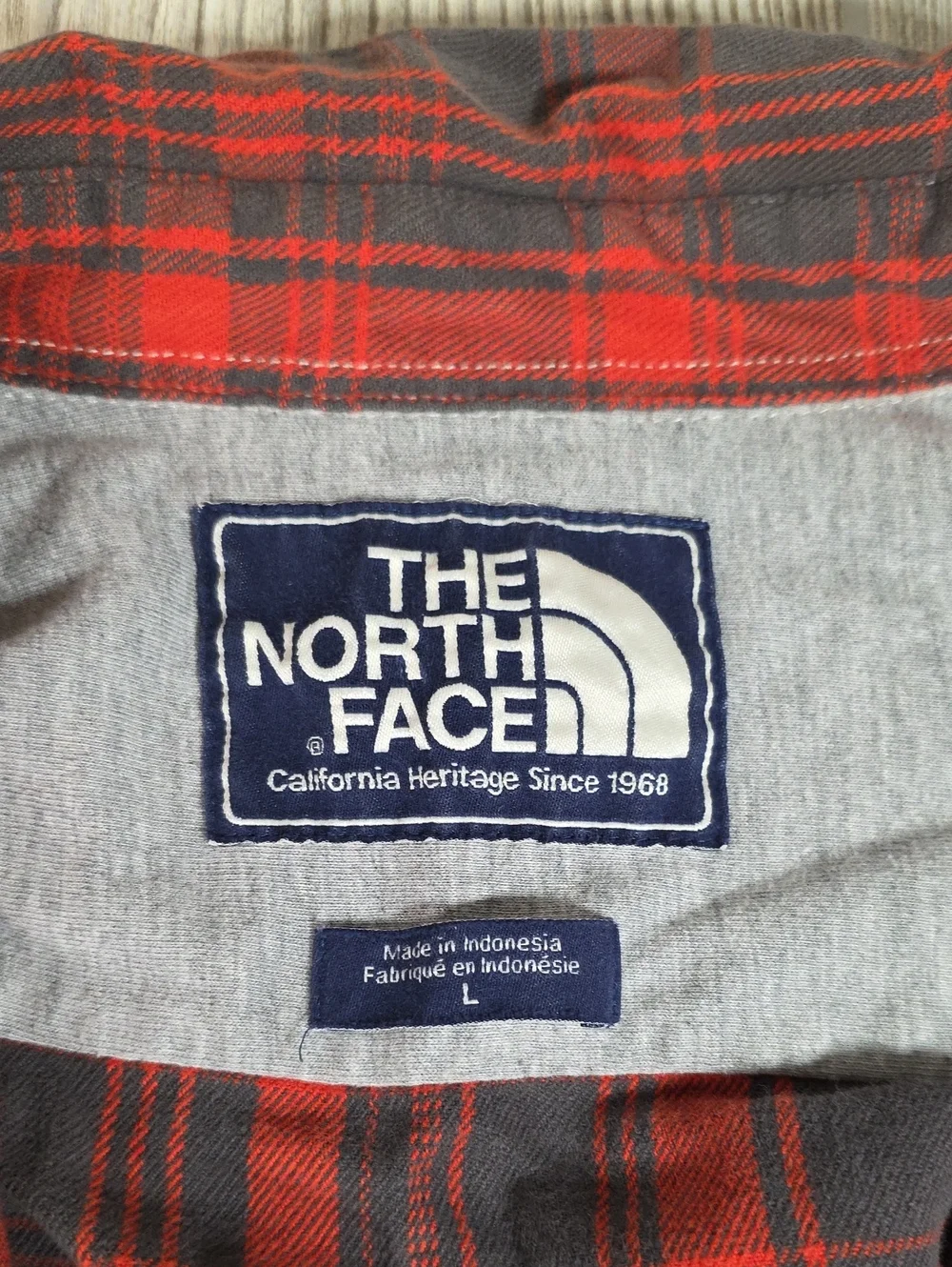 The North Face Red and Grey Plaid Flannel Button Up Shirt Mens Size Large